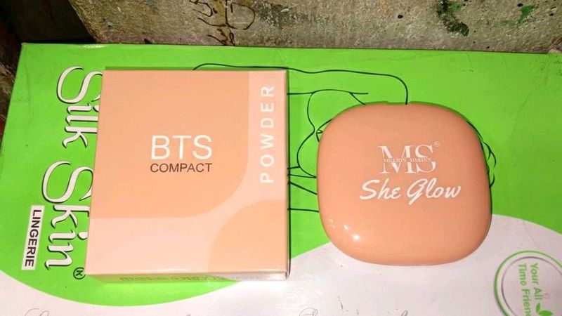 korean BTS Compact Powder - She Glow and charger