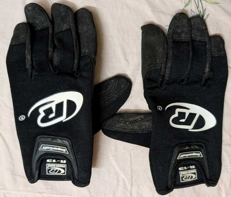 Biking gloves