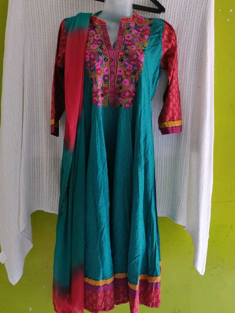 Embroidered Kurta Set