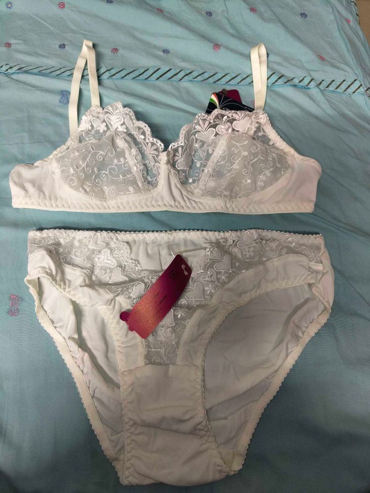 Lace Bra &amp; Panty Set