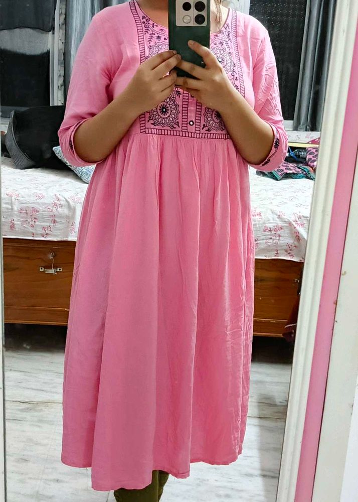 Elegant Pink Embroidered Kurta💞