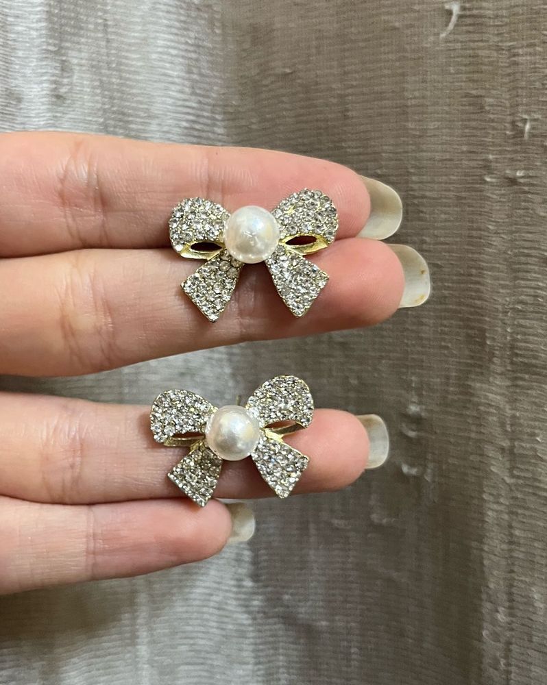 Bow Pearl Earring