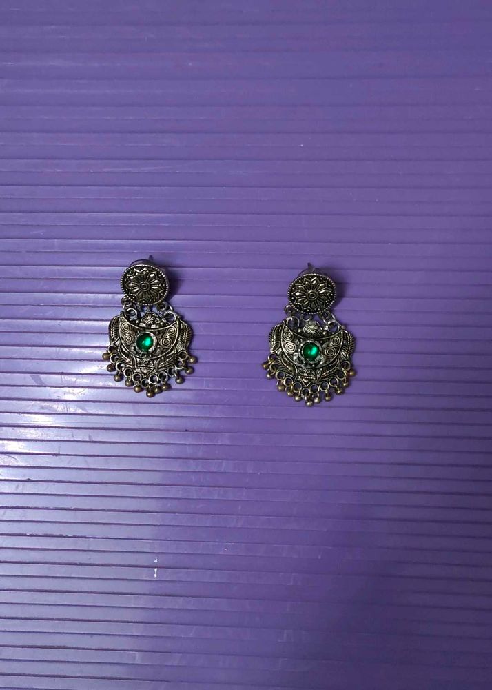 Emerald Look Alike Green Antique Dangle Earrings