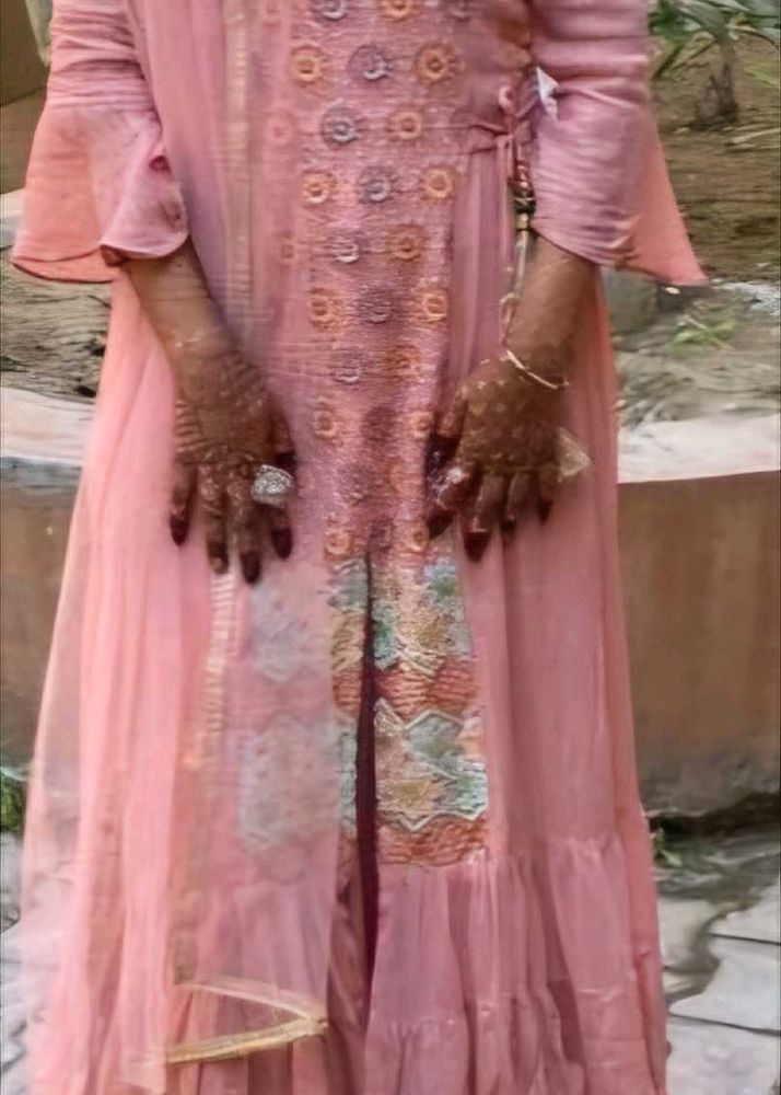 Best suit for anarkali,a-line and sharara combo.