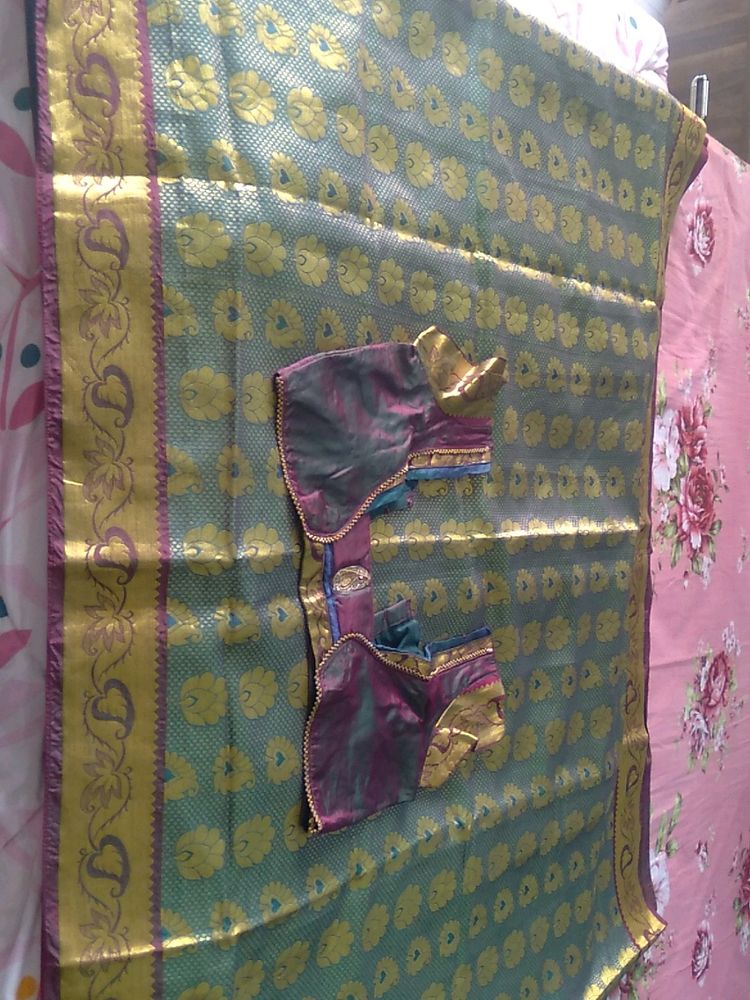 Reshmi Saree