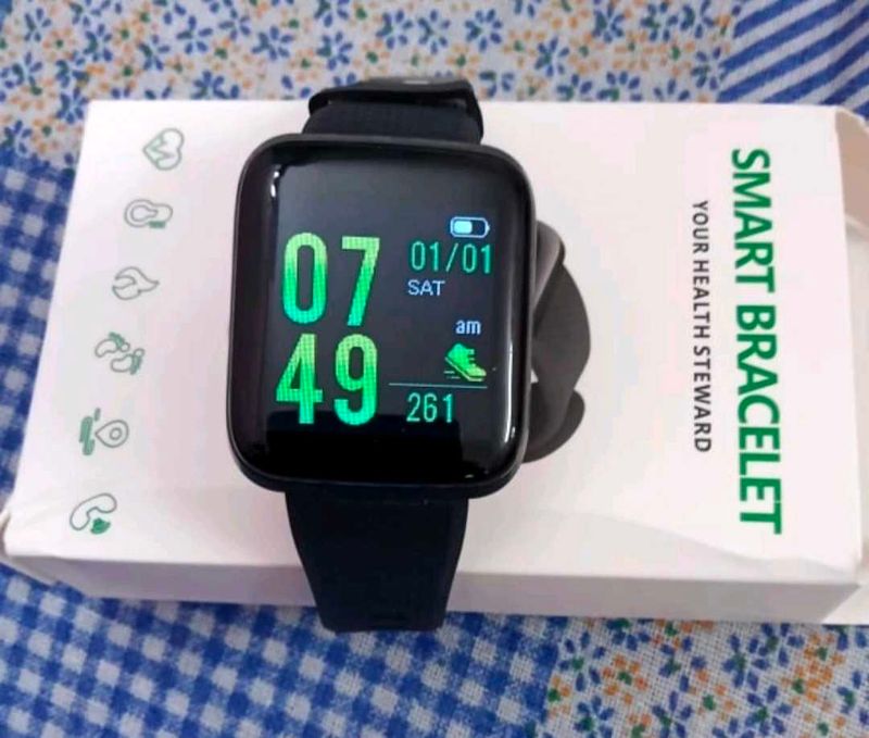 D20 Smart Watch