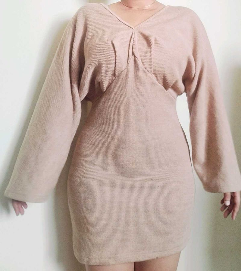 SHEIN Flared Sleeve Bodycon Backless