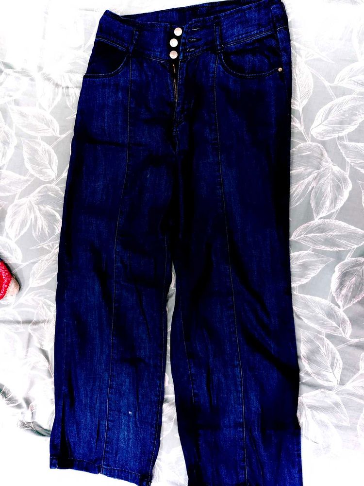 This Is A Casual Jeans New nd Stalish Fashion.