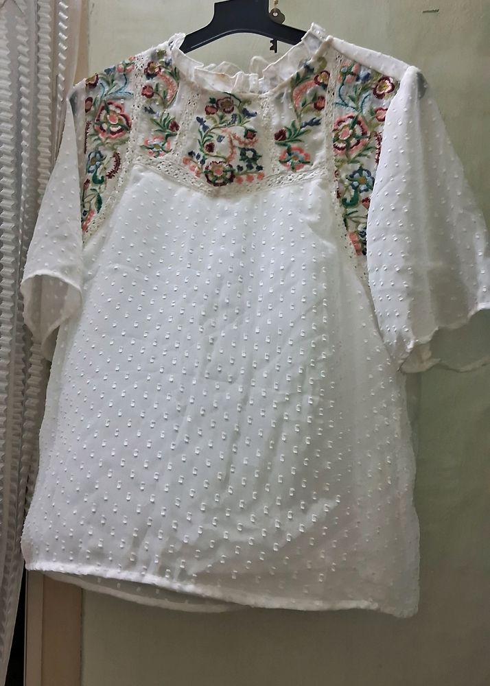 HARPA White Floral Top