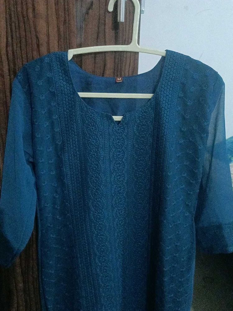 Elegant Blue Embroidered Kurta size M