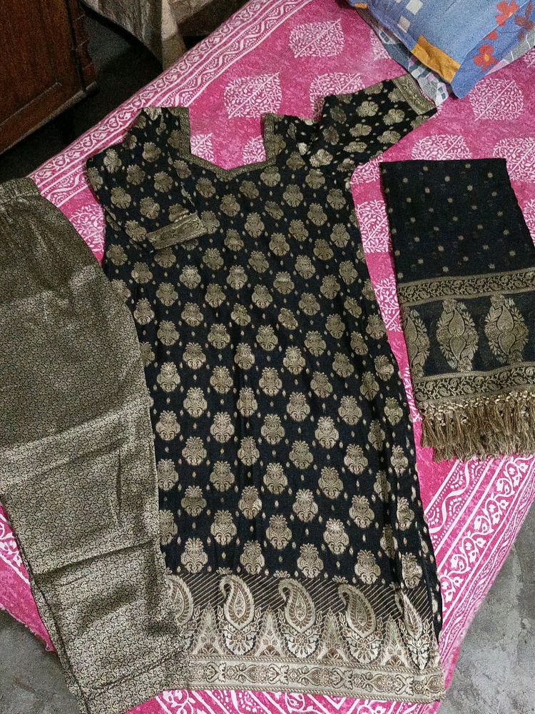 Black And White Kurti Sets