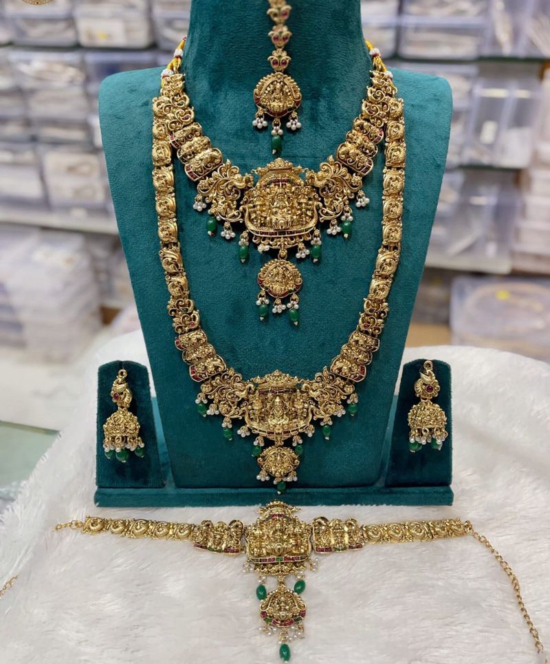 Golden Jewelry Set
