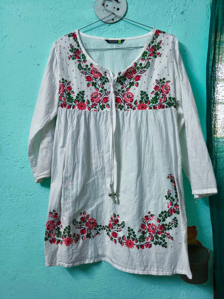 Floral Embroidered White Tunic