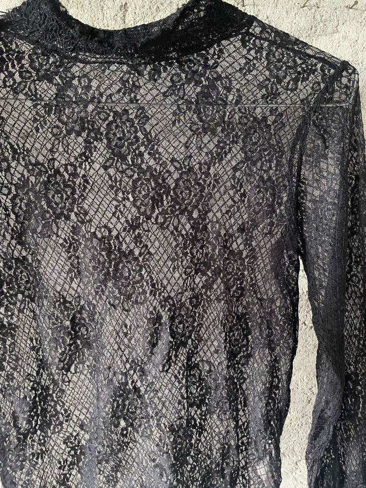 Sheer Floral Detail Criss Cross Stretchable Top