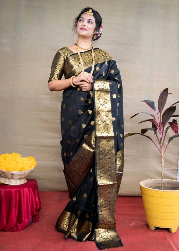 pavitra fashion Printed Kanjivaram Jacquard Saree