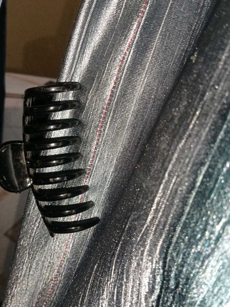 Black Hair Claw Clip