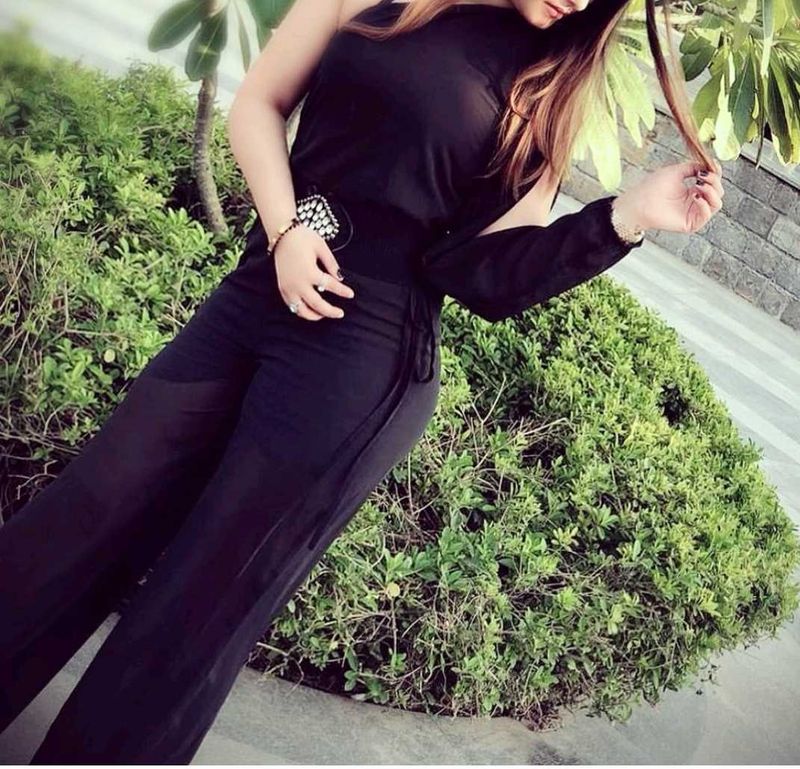 Chic Black Jumpsuit without belt