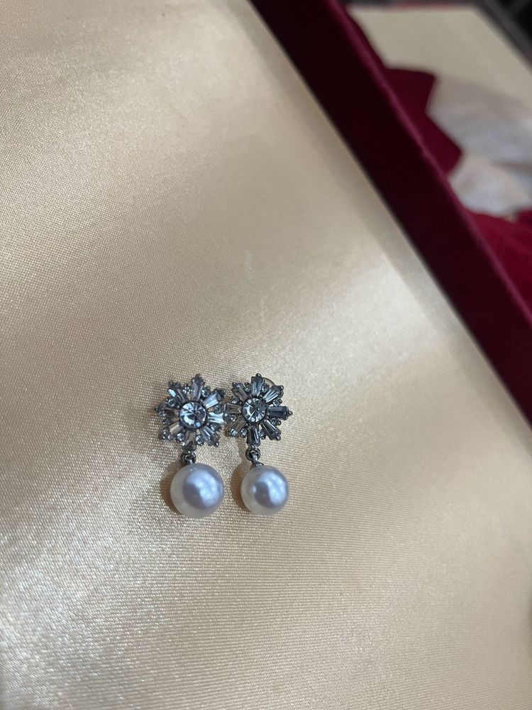 Beautiful Golden And Silver Earings