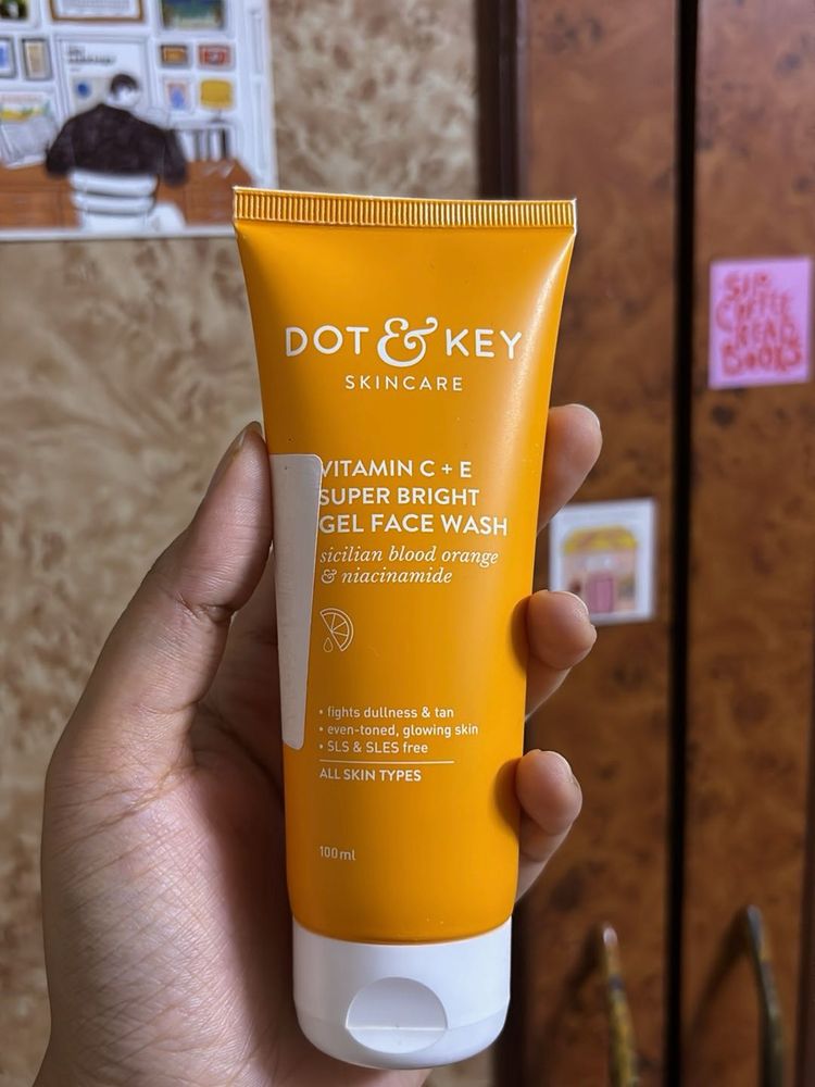 Dot &amp; Key Face Wash