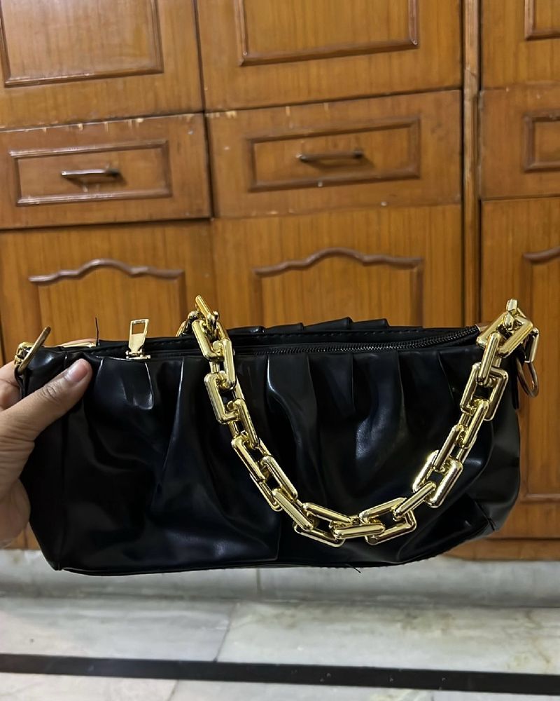 Leather Is Soft It Fold Easly Not Solid