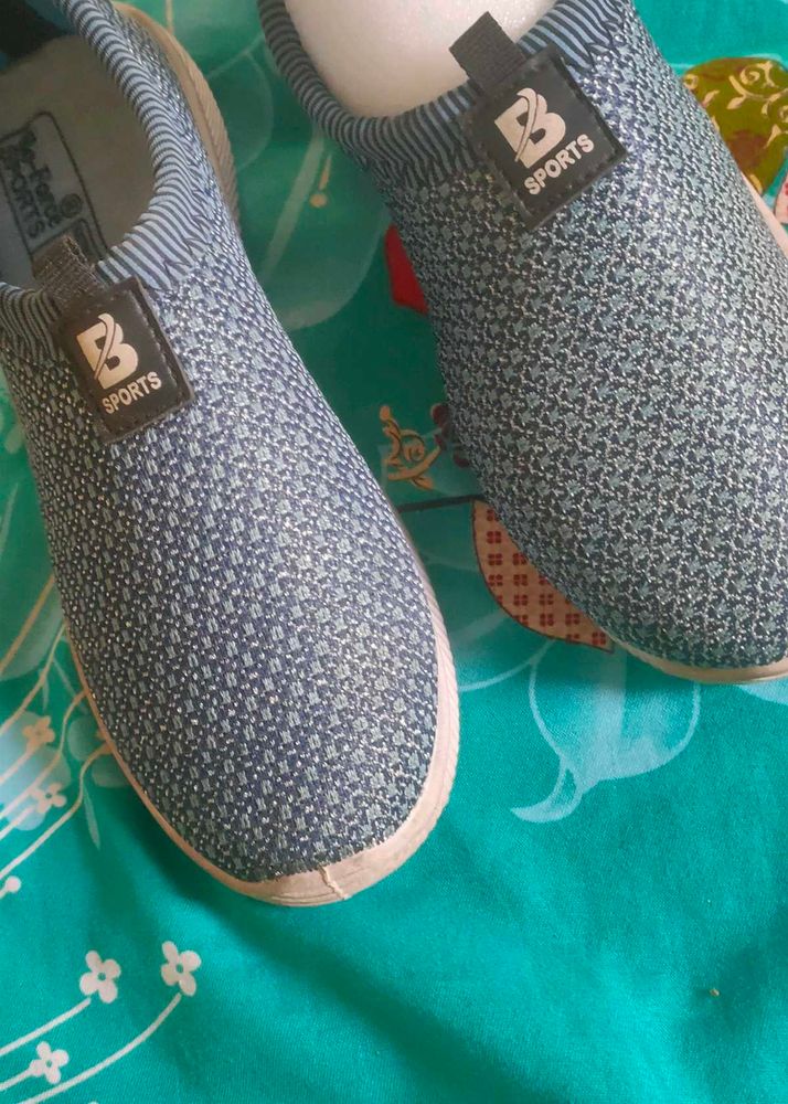 Comfortable Sports Shoes