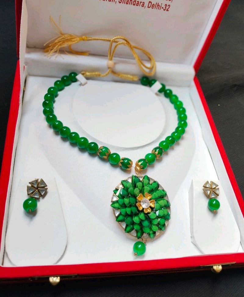 Green Pearl Necklace Set With Earrings