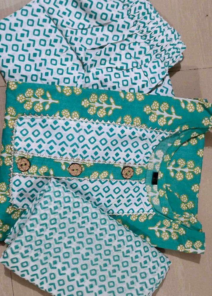 Teal &amp; White Printed Kurta Set