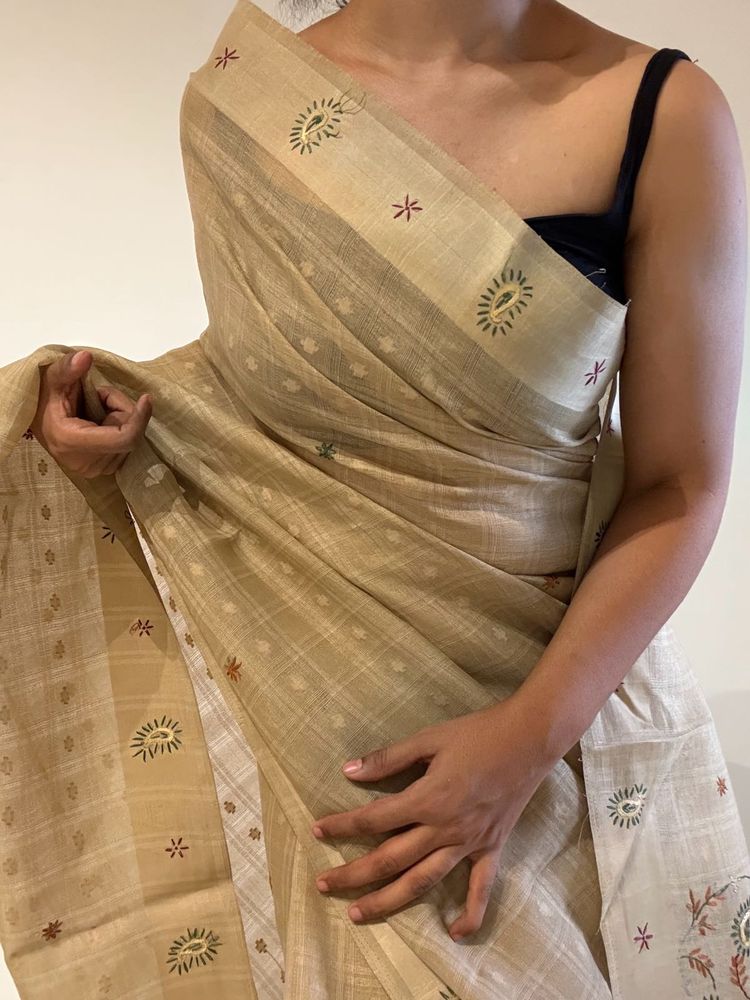 Khakhi Saree With Thread Embroidery
