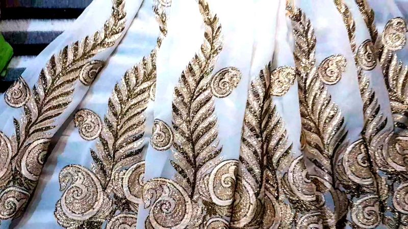 New Fancy Saree With Blouse
