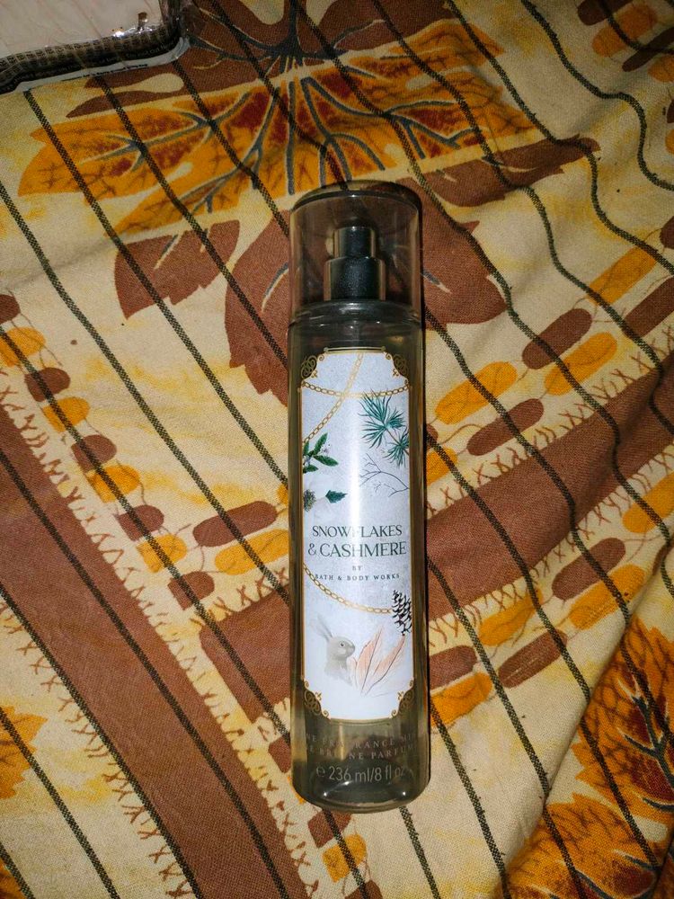 Bath &amp; Body Works Snowflakes &amp; Cashmere Mist