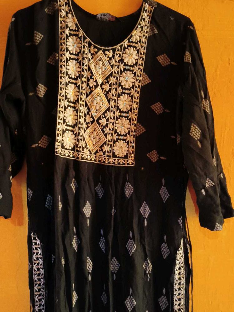 Elegant Embroidered Kurta