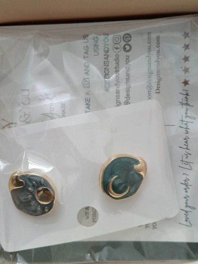 Stylish Green Stud Earrings