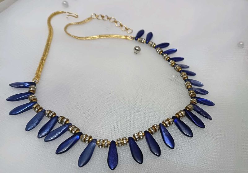 Stylish Blue Necklace