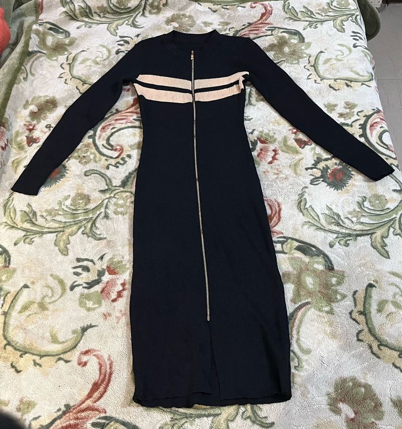 🖤 Elegant Black Ribbed Bodycon dress with Front Z