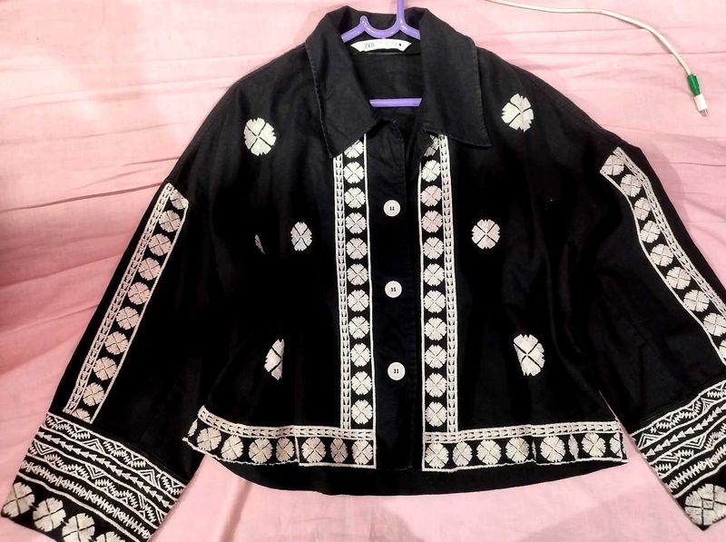 woman light casual overcoat / jacket