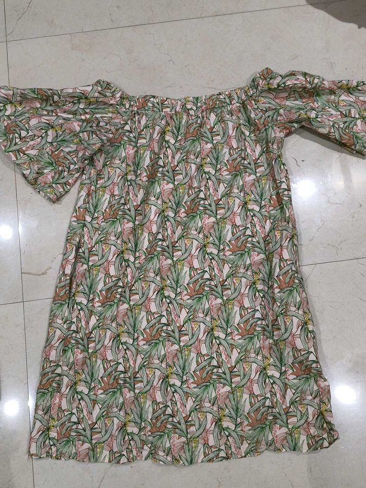 H &amp; M Floral Off-Shoulder Dress Brand New