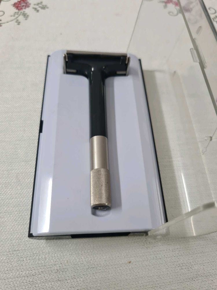 Vintage Wilkinson Sword Razor