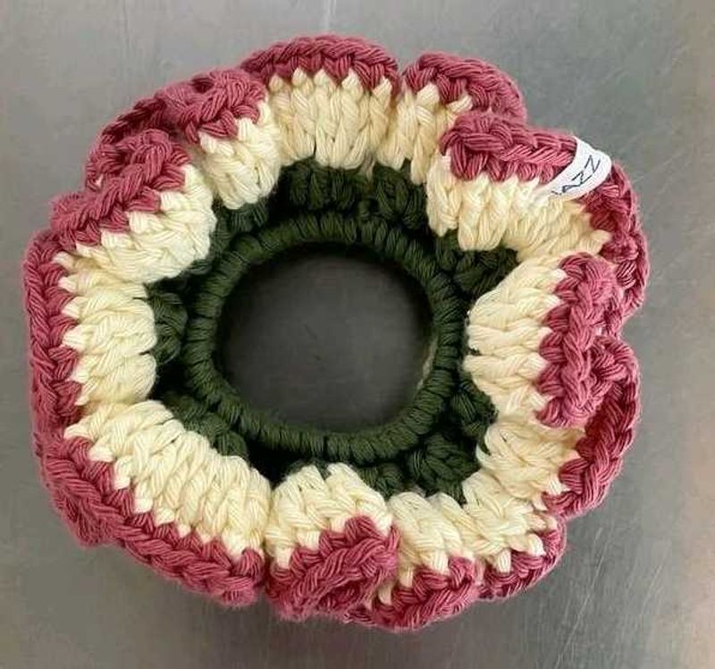 Mom&#39;s Made Woollen Scrunchies