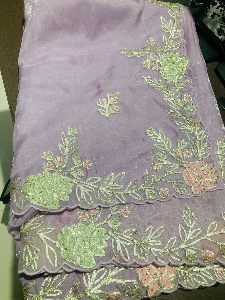 Designer Saari