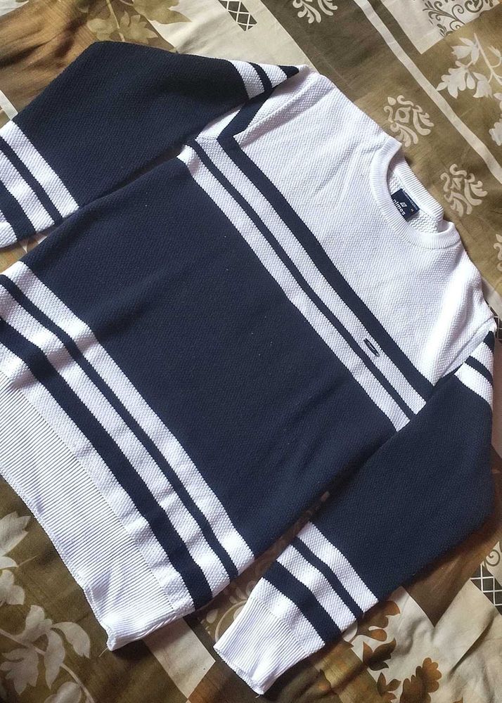 Woolen T-shirt😊