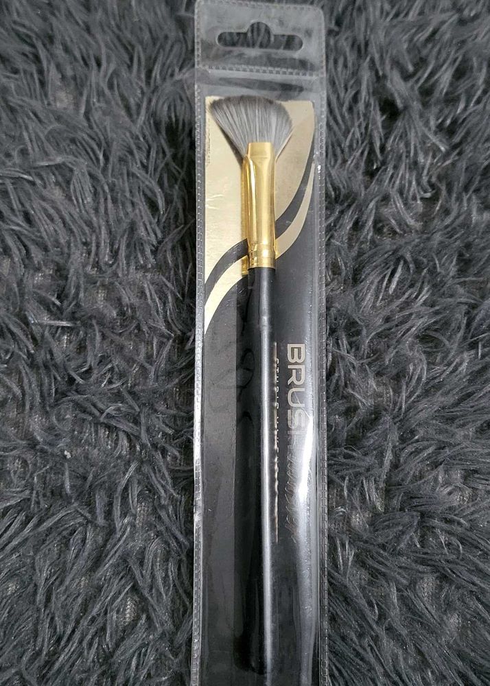 Me-On Brush Master