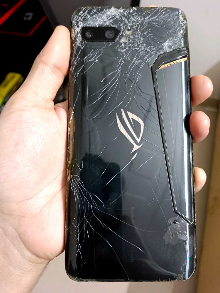 Asus ROG Phone 2  12/256 (Not Working)