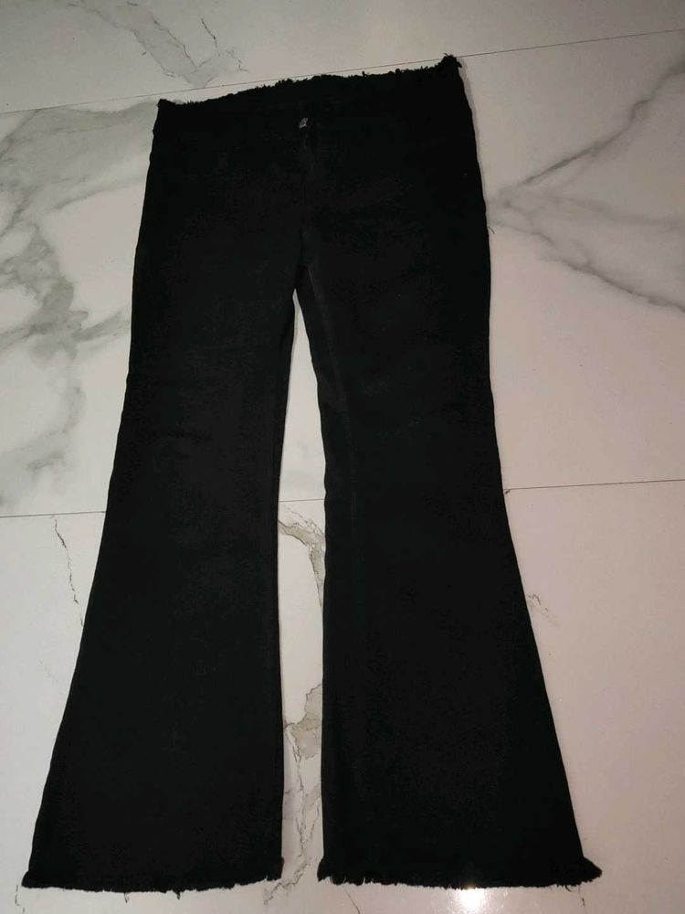 Zara Black Distressed Jeans