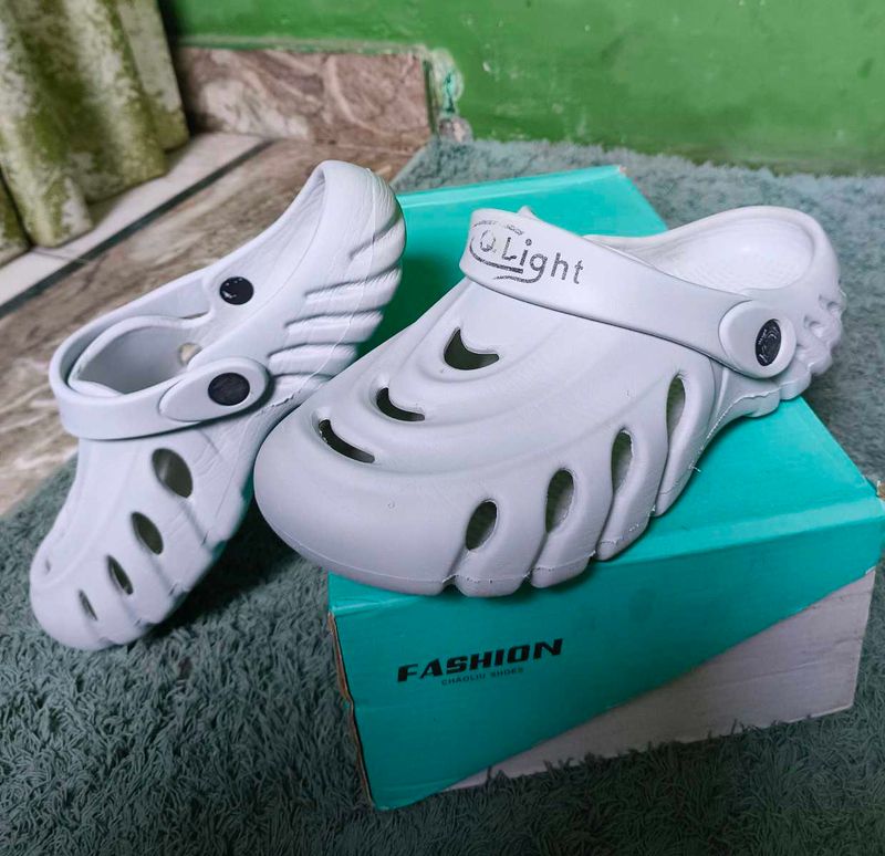 Crocs! Light Weight