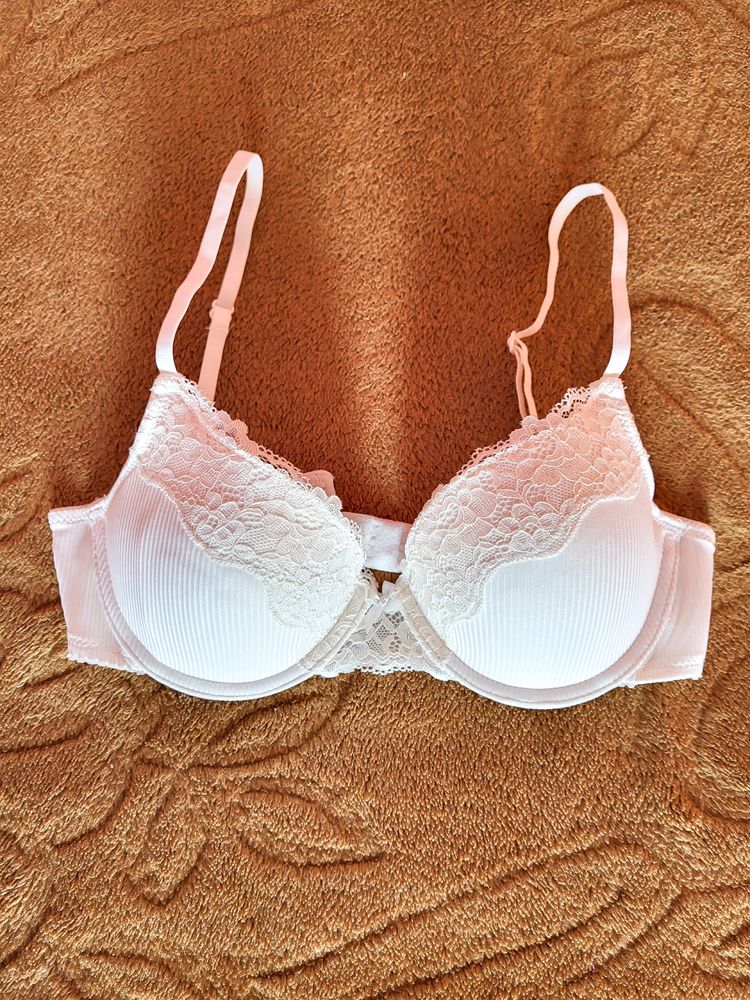 H&amp;M Lace Push Up Bra/32C