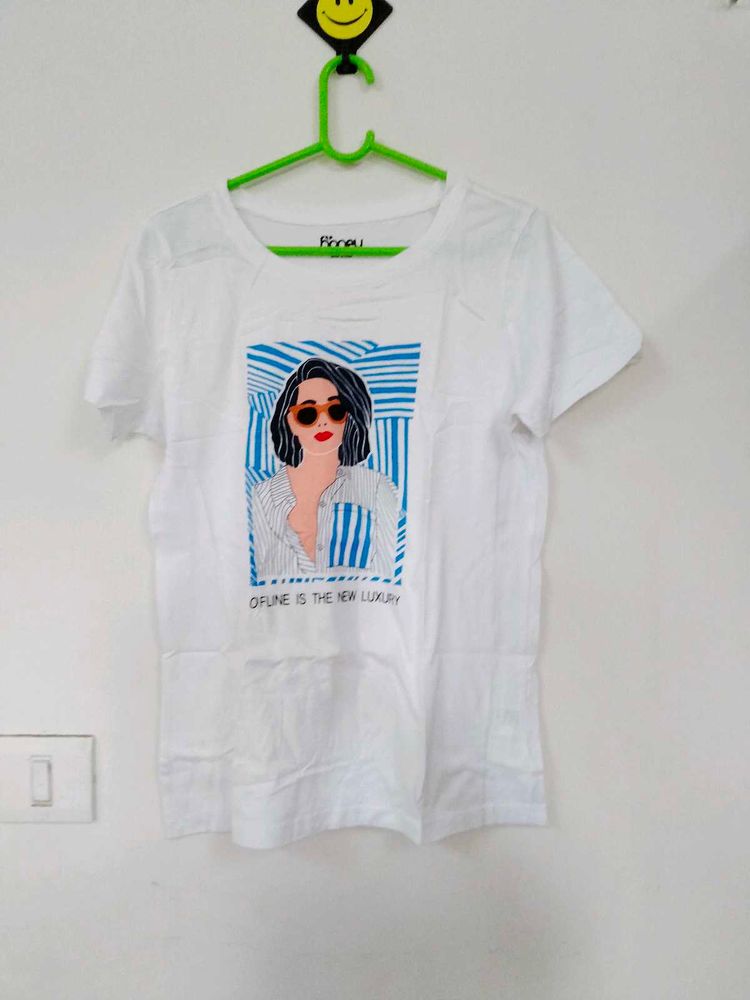 Graphic Tee - &#34;Offline is the new luxury&#34;