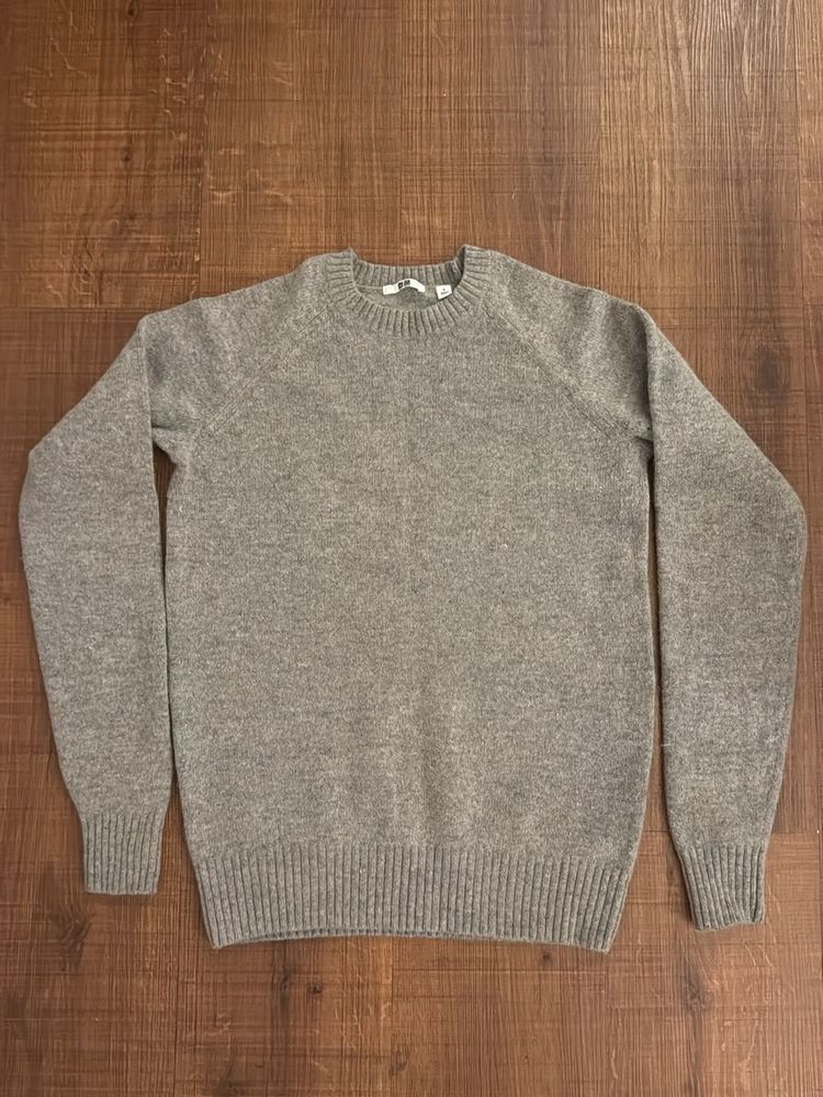 UNIQLO Crew Neck Sweater