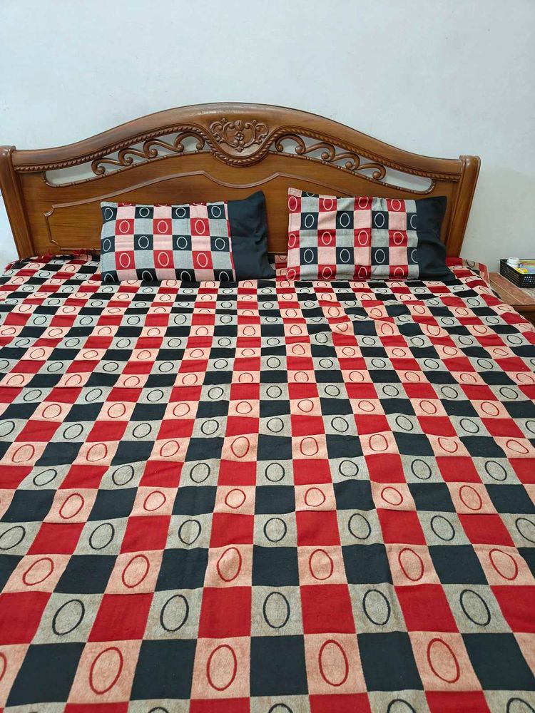 Satiny double bedsheet