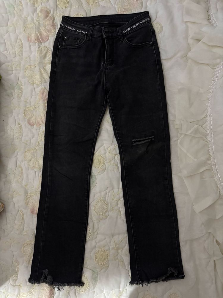 Black Distressed Jeans