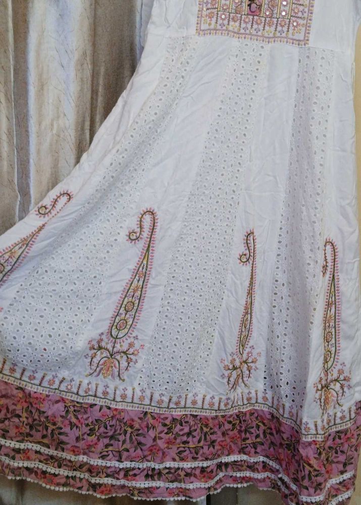 White Embroidered Kurta